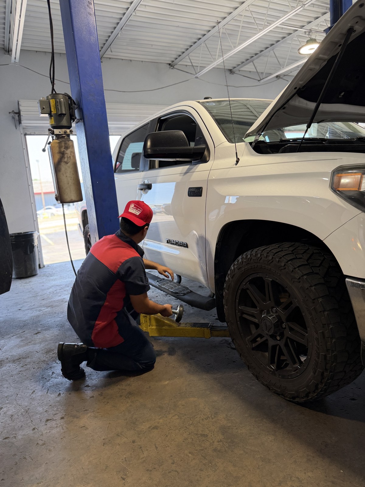 Mecánico Precise Auto Tech